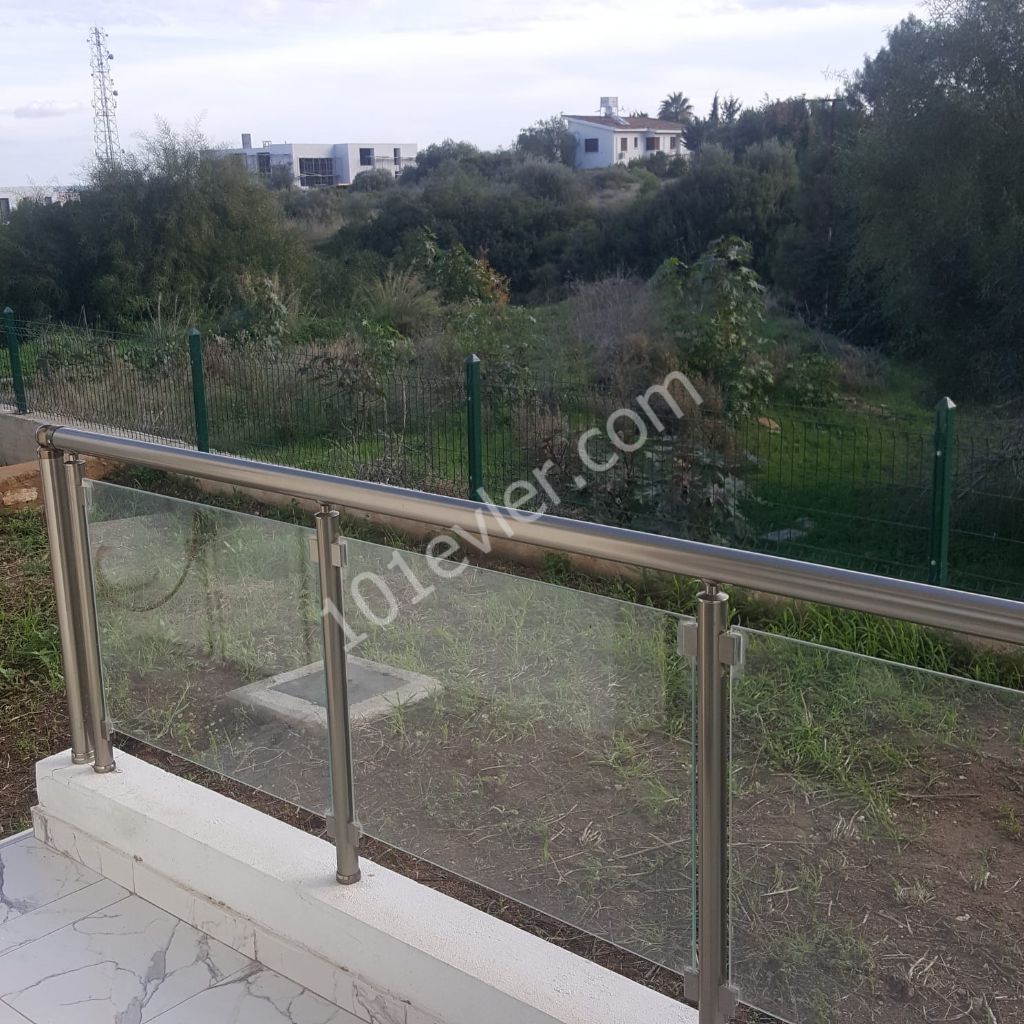 Flat To Rent in Zeytinlik, Kyrenia