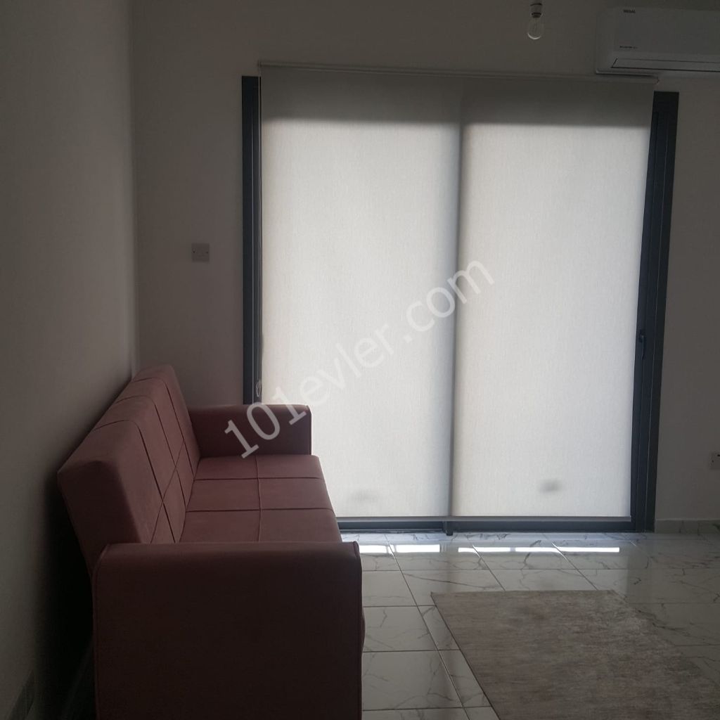 Flat To Rent in Zeytinlik, Kyrenia