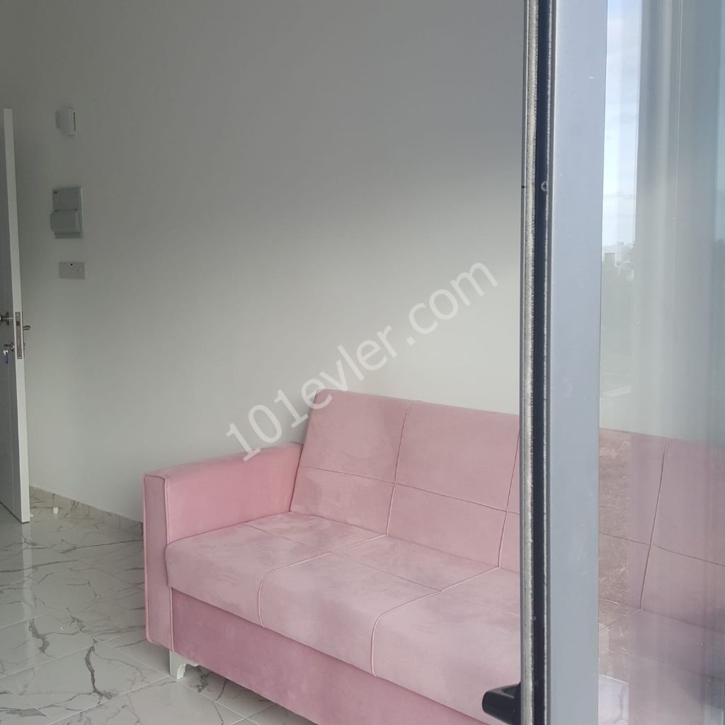 Flat To Rent in Zeytinlik, Kyrenia