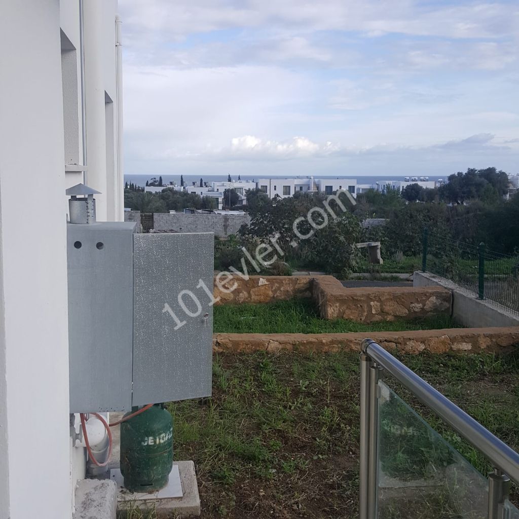 Flat To Rent in Zeytinlik, Kyrenia