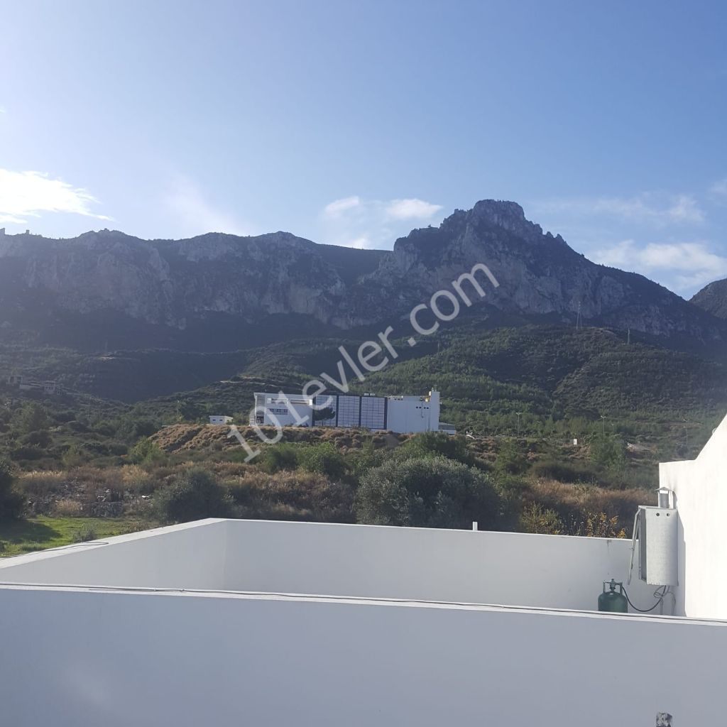 Flat For Sale in Zeytinlik, Kyrenia