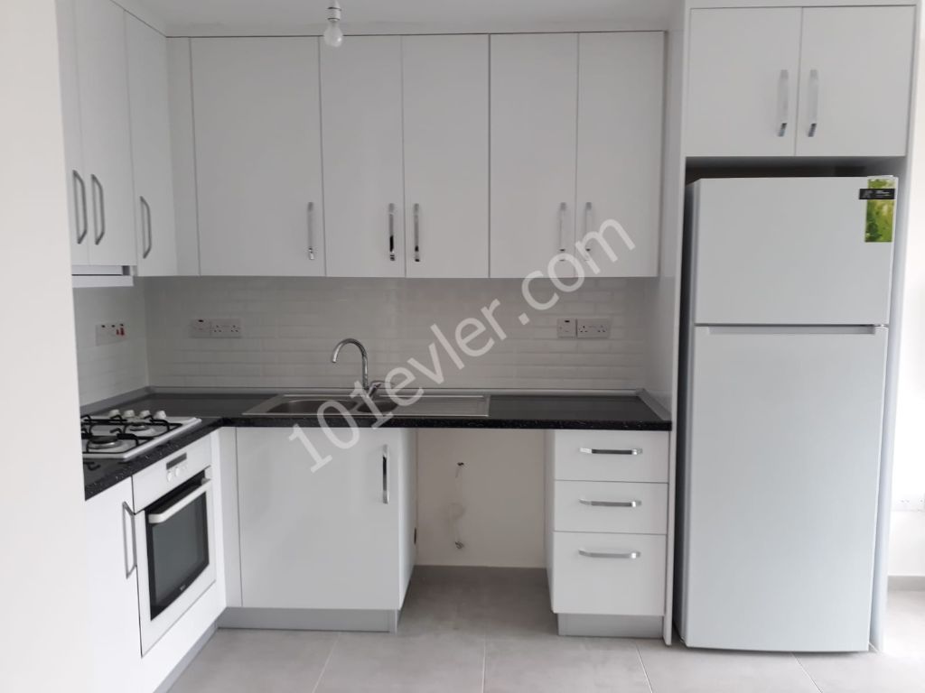 GİRNE MERKEZ'DE SIFIR EŞYALI 1+1 KİRALIK DAİRE