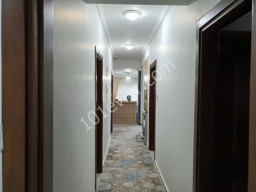 Flat For Sale in Aşağı Girne, Kyrenia