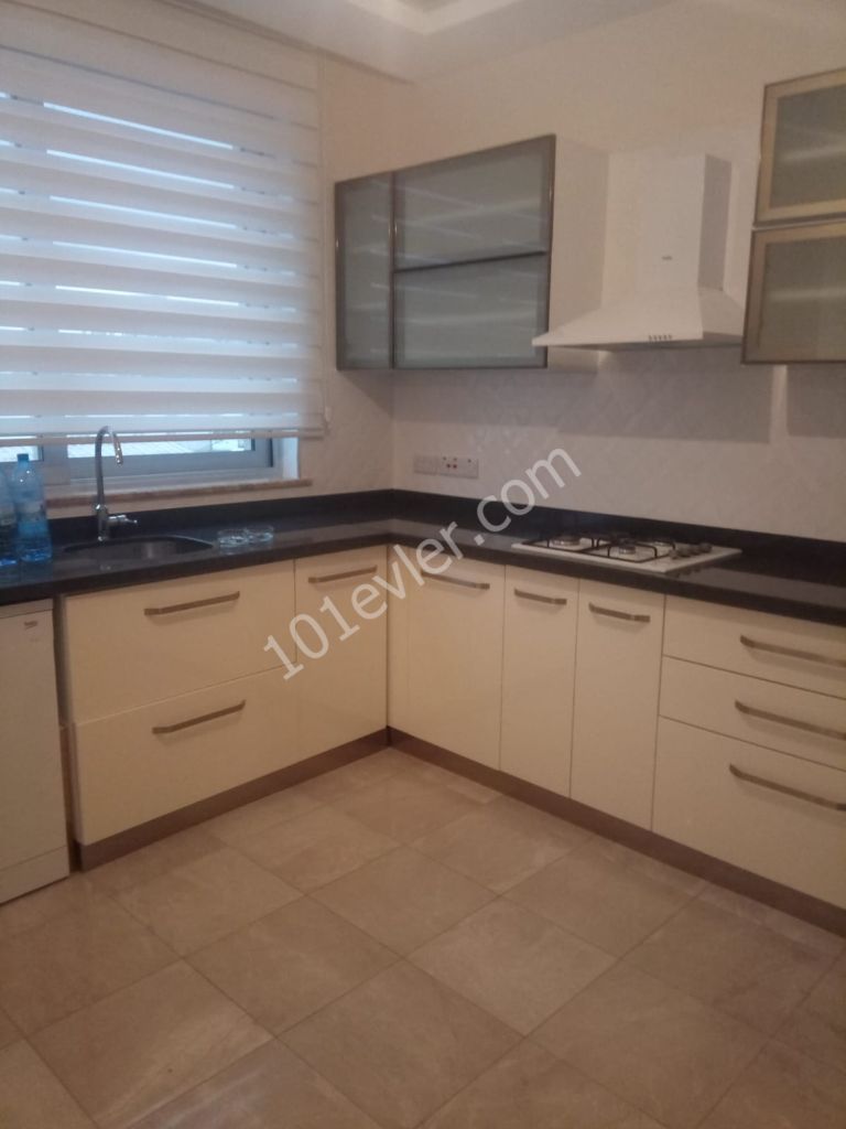 Flat To Rent in Girne Merkez, Kyrenia