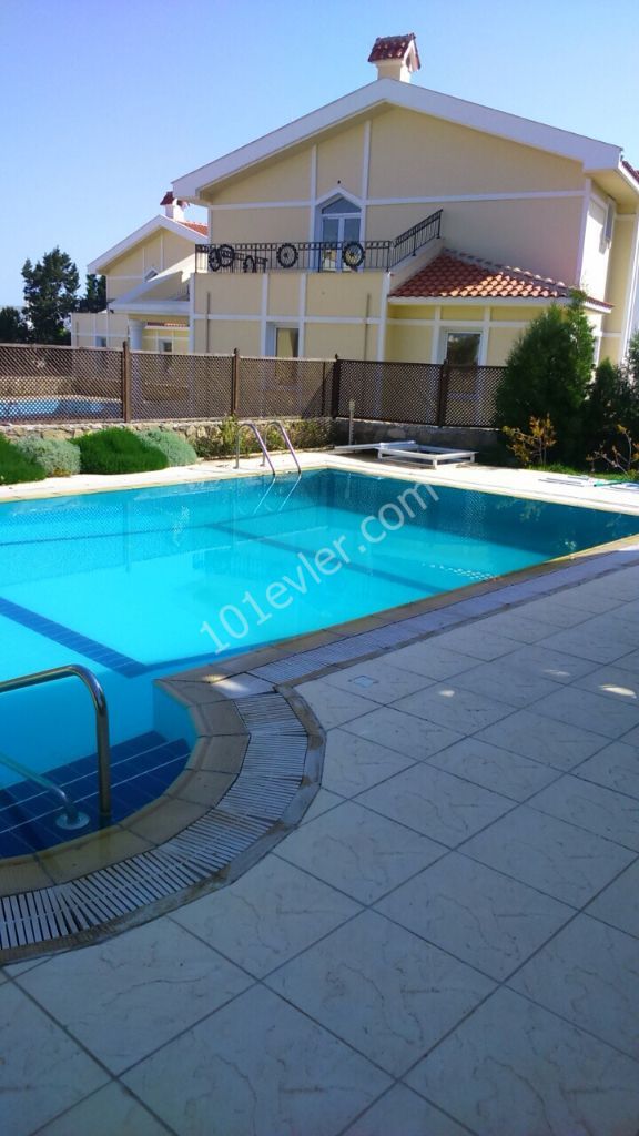  4 + 1 FULLY FURNISHED VILLA WITH POOL AND POOL IN THE LAPTA.