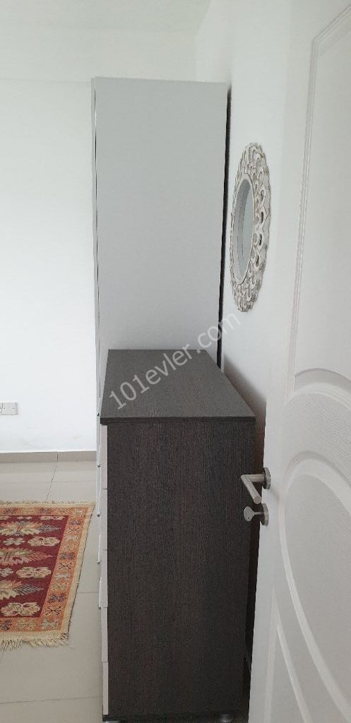 ALSANCAK'DA DAĞ MANZARALI ORTAK HAVUZLU 1+1 SATILIK DAİRE