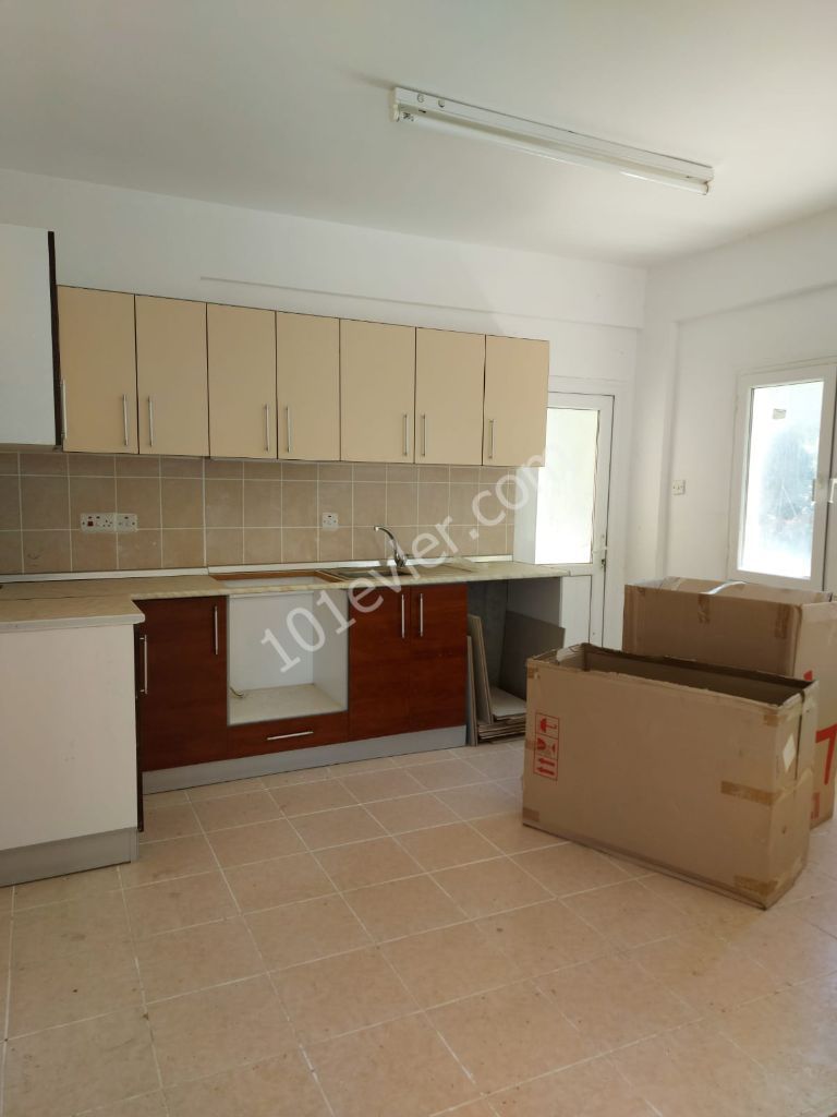 ALSANCAK 'DA DAĞ MANZARALI 3+1 SATILIK DAİRE