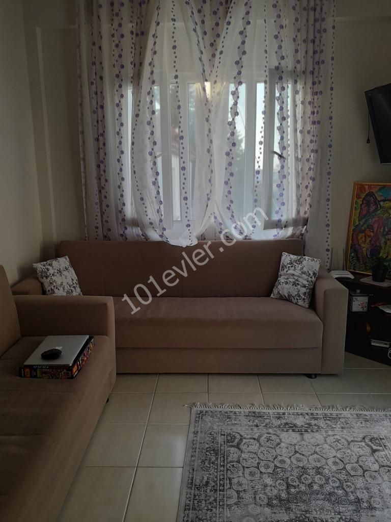 GİRNE MERKEZDE KİRALIK 1+1 DAİRE  2250TL