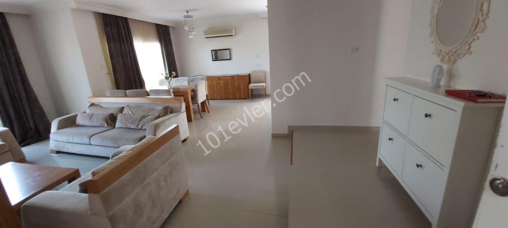 Flat To Rent in Alsancak, Kyrenia