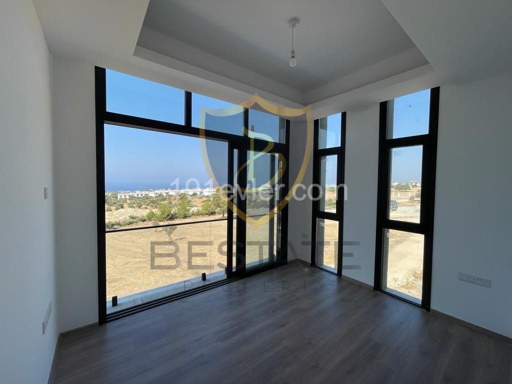 Girne Alsancak Satılık 4+1 Villa !