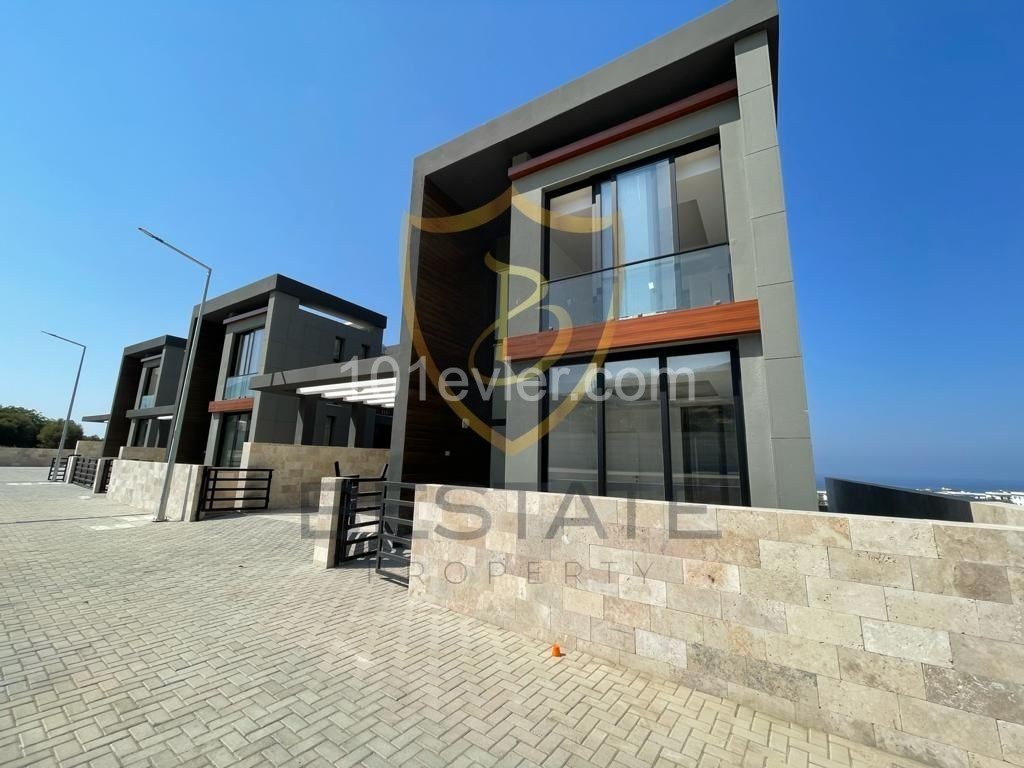 Girne Alsancak Satılık 4+1 Villa !