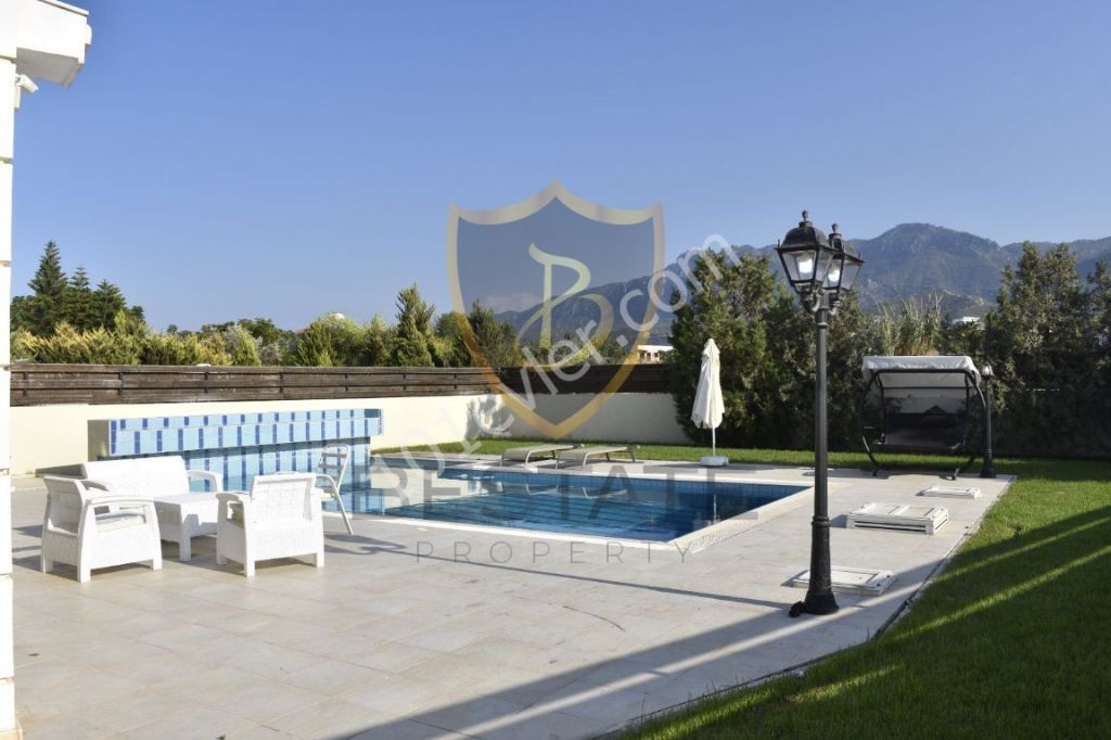 3 + 1 VILLA MIT POOL IN KYRENIA ALSANCAK ZU VERKAUFEN !! ** 