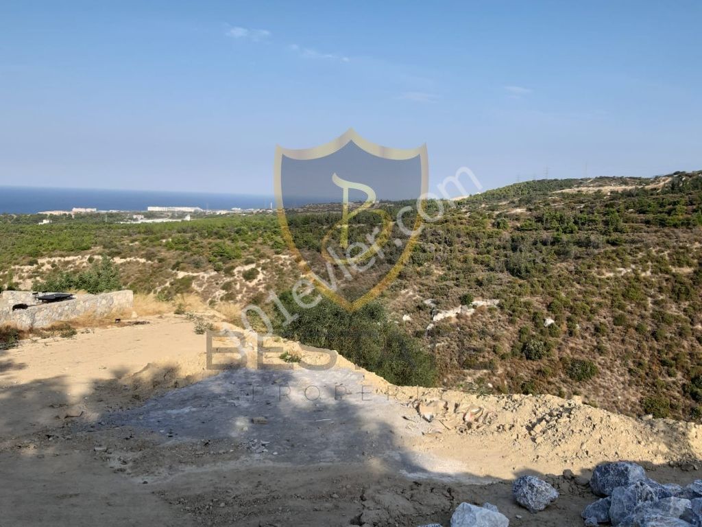 GRUNDSTÜCK ZUM VERKAUF IN KYRENIA CHATALKÖY MIT HERRLICHEM BLICK !! ** 