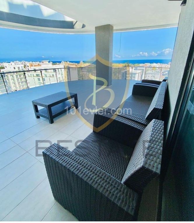 2+1 PENTHOUSE FOR RENT WITH A MAGNIFICENT VIEW IN THE CENTER OF KYRENIA !! ** 
