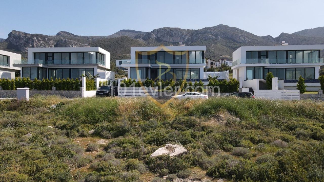 ULTRA LUXUS 4+1 VILLA ZUM VERKAUF MIT PANORAMABLICK AUF KYRENIA BELLAPAIS!! ** 