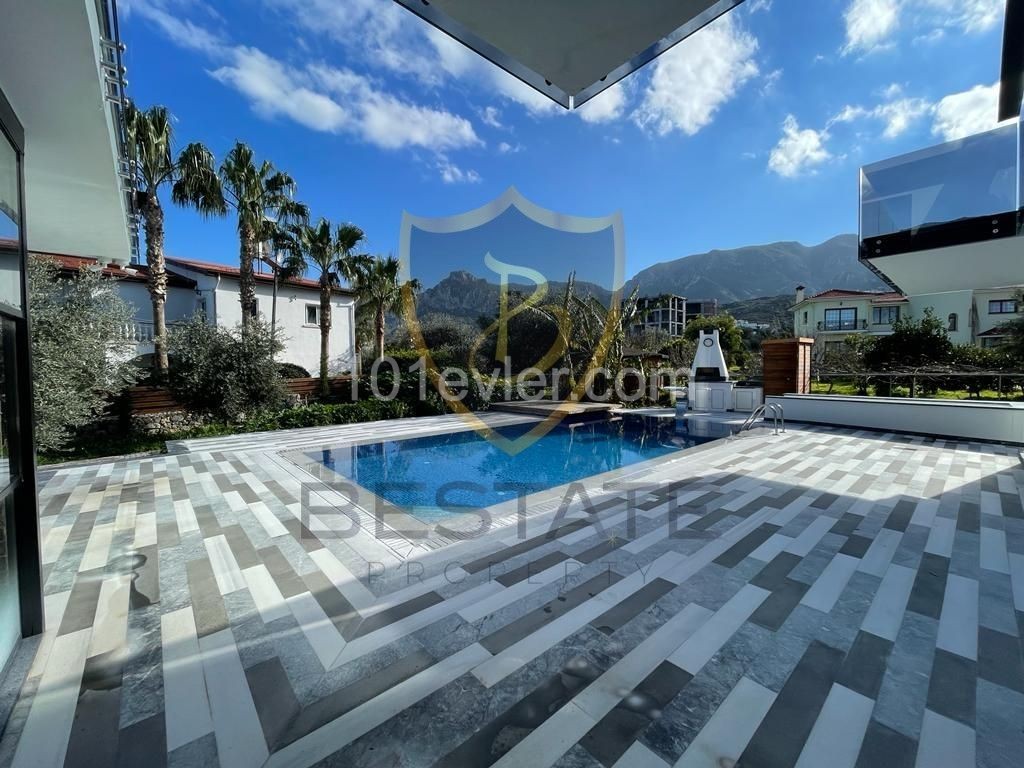 4 + 1 VILLA ZUM VERKAUF IN KYRENIA MIT PRIVATEM POOL MIT EINZIGARTIGEM INTERIEUR!! ** 