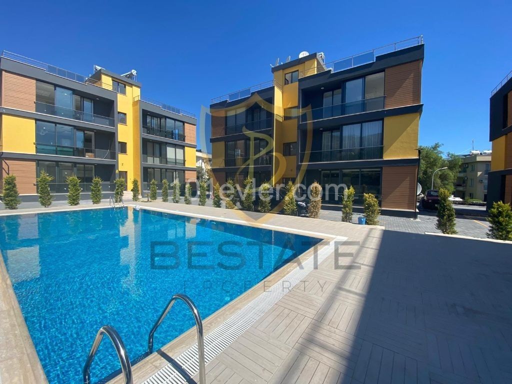 !! OPPORTUNITY PRICE!! 2+1 FLAT FOR SALE IN A COMPLETE WITH POOL IN ALSANCAK, KYRENIA!! ** 