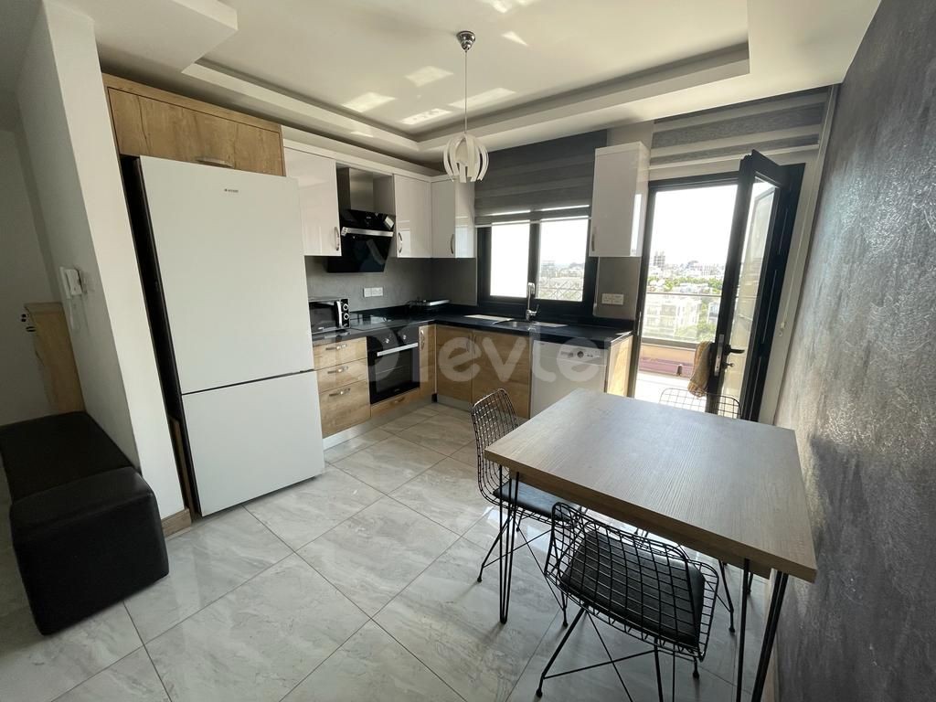 GİRNE MERKEZDE PANORAMİK MANZARALI  2+1 SATILIK PENTHOUSE