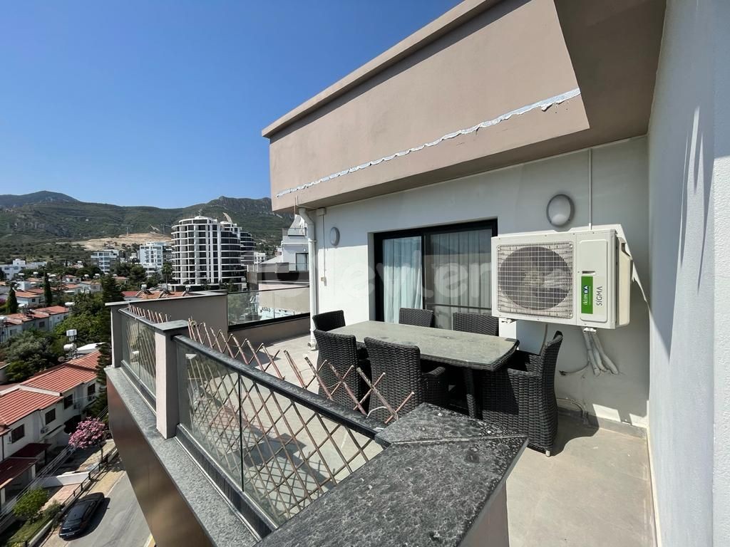 2 + 1 PENTHOUSE ZUM VERKAUF MIT PANORAMABLICK IM ZENTRUM VON KYRENIA ** 