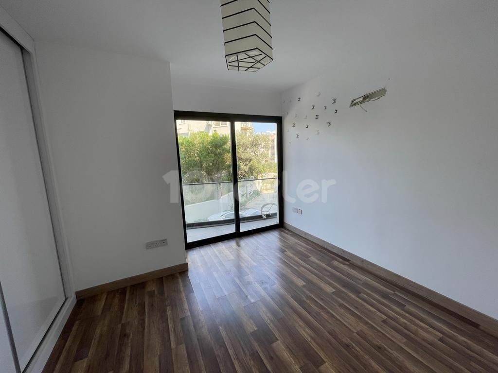 2+1 WOHNUNG ZUM VERKAUF IN KYRENIA ZENTRUM!! ** 