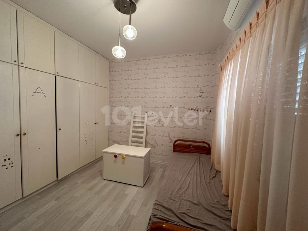 3+1 FLAT FOR RENT IN KYRENIA CENTER WITH GARDEN!!