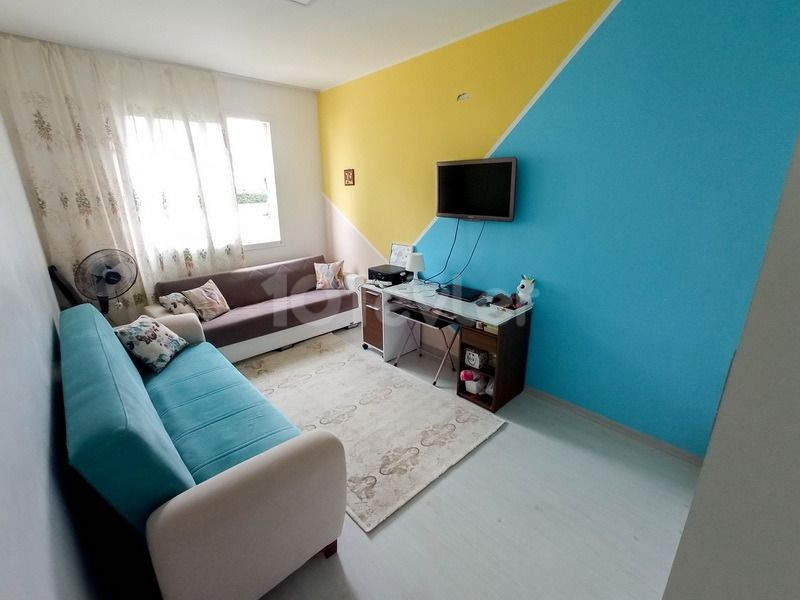 2+1 FLAT FOR SALE IN A MAINTAINED COMPLEX IN ALSANCAK, KYRENIA!!