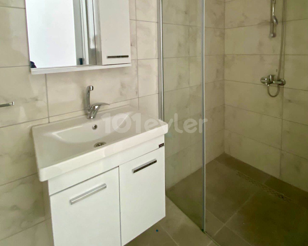 3+1 APARTMENT FOR SALE IN SMALL KAYMAKLI, LEFKOŞA!!