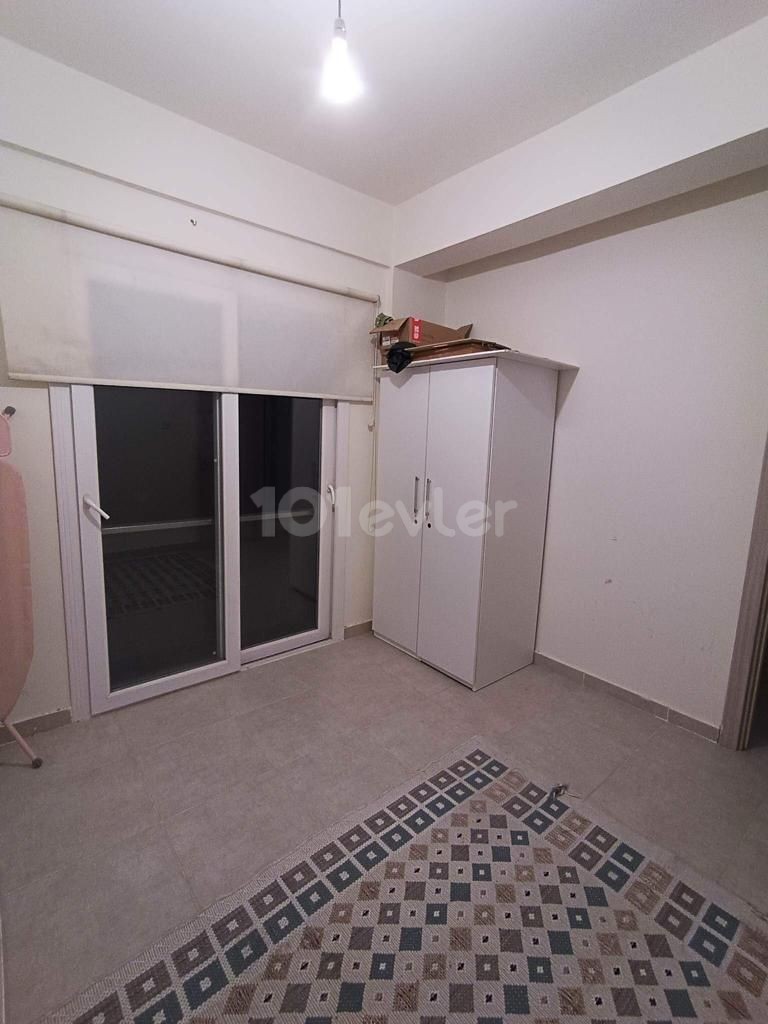 MÖBLIERTE MÖBLIERTE 2+1 WOHNUNG ZU VERKAUFEN IN KLEINEM KAYMAKLI IN LEFKOŞA !!!