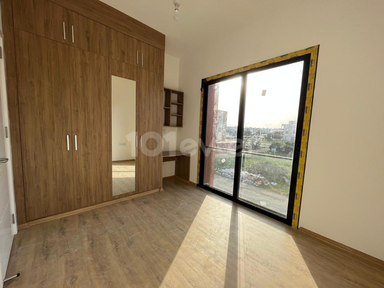 LEFKOŞA GÖNYELİ'DE TÜRK KOÇANLI SATILIK 2+1 DAİRE !!