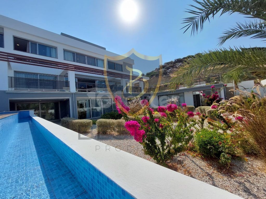 ULTRA-LUXURIÖSE 7+2 SEA ZERO VILLA ZU VERMIETEN IN KYRENIA ALAGADİ !!