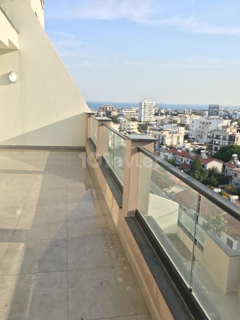 3+1 FURNISHED PENTHOUSE FOR RENT IN KYRENIA CENTER !!