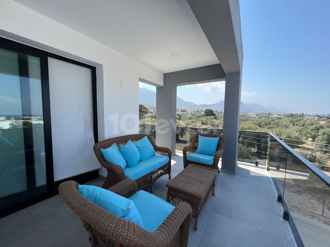 LUXUSVILLA 3+1 ZUR TÄGLICHEN MIETE IN GIRNE OZANKÖY!!