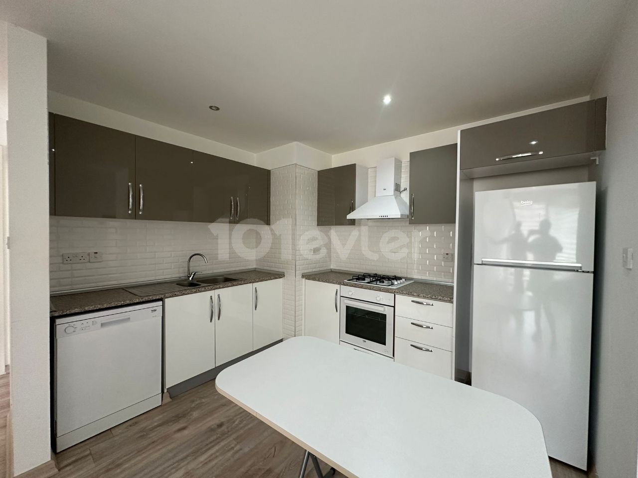 FURNISHED 2+1 FLAT WITH TURKISH COACH FOR IMMEDIATE DELIVERY IN NICOSIA KÜÇÜK KAYMAKLI!!