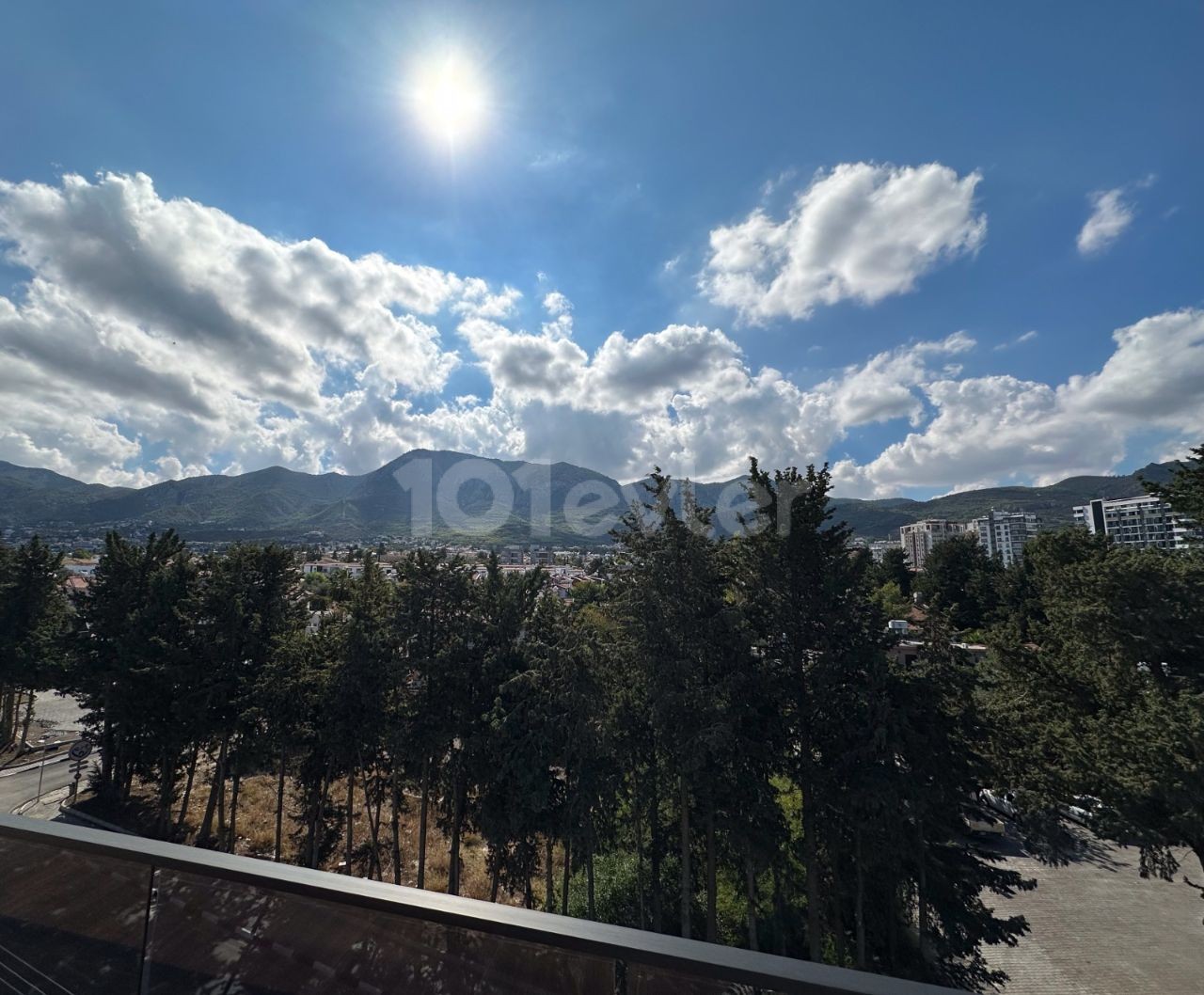 2+1 FLAT WITH COMMERCIAL PERMIT FOR SALE IN KARAKUM, KIRNE, ON THE STREET WITH MOUNTAIN VIEW!!