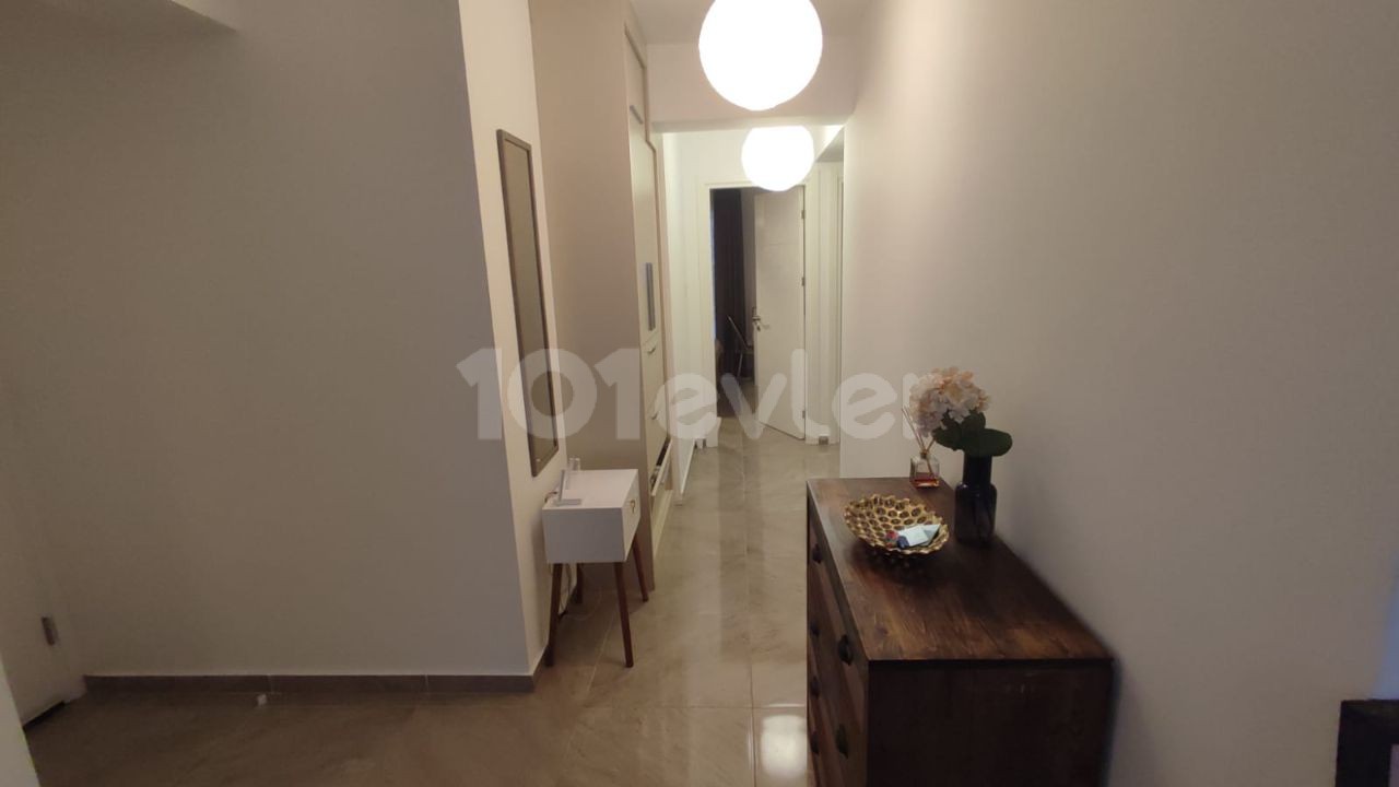 FULLY FURNISHED 3+1 FLAT FOR SALE IN KYRENIA CENTER WITH TURKISH KOÇANLI!!