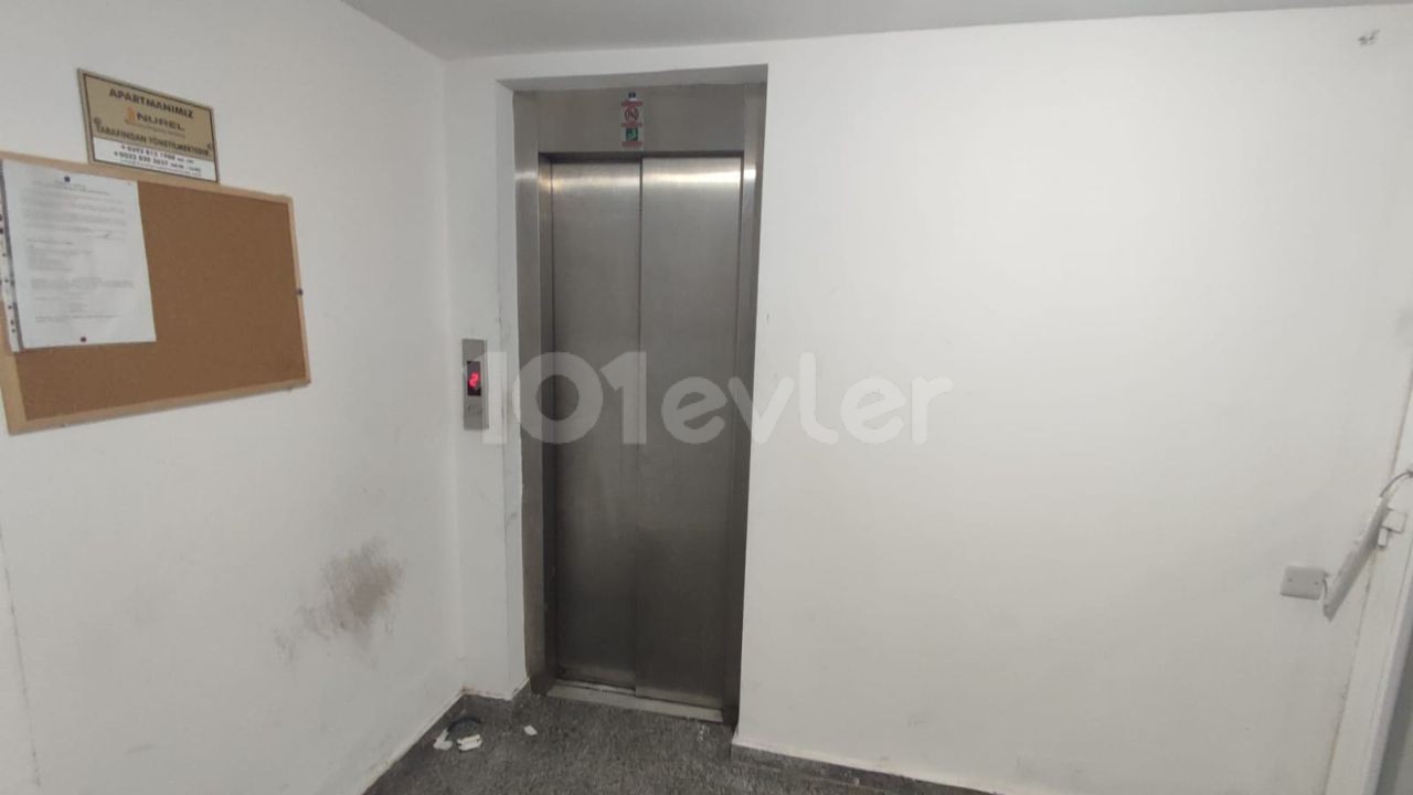 FULLY FURNISHED 3+1 FLAT FOR SALE IN KYRENIA CENTER WITH TURKISH KOÇANLI!!