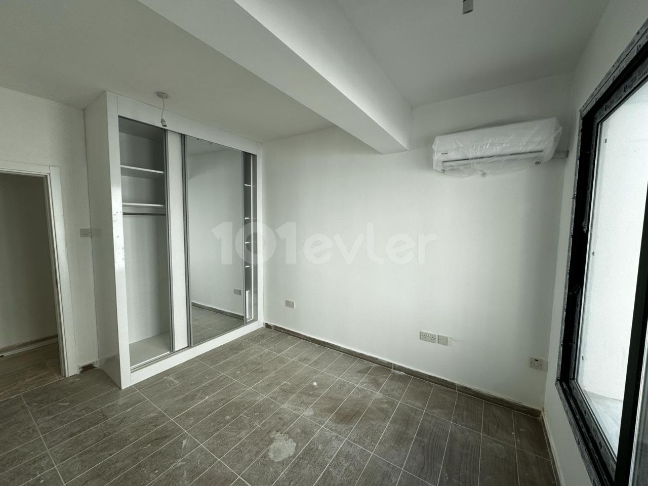 FURNISHED 3+1 FLAT FOR RENT IN KYRENIA CENTER!!