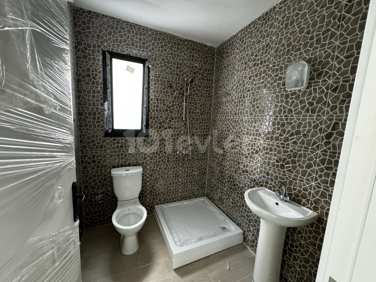 FURNISHED 3+1 FLAT FOR RENT IN KYRENIA CENTER!!