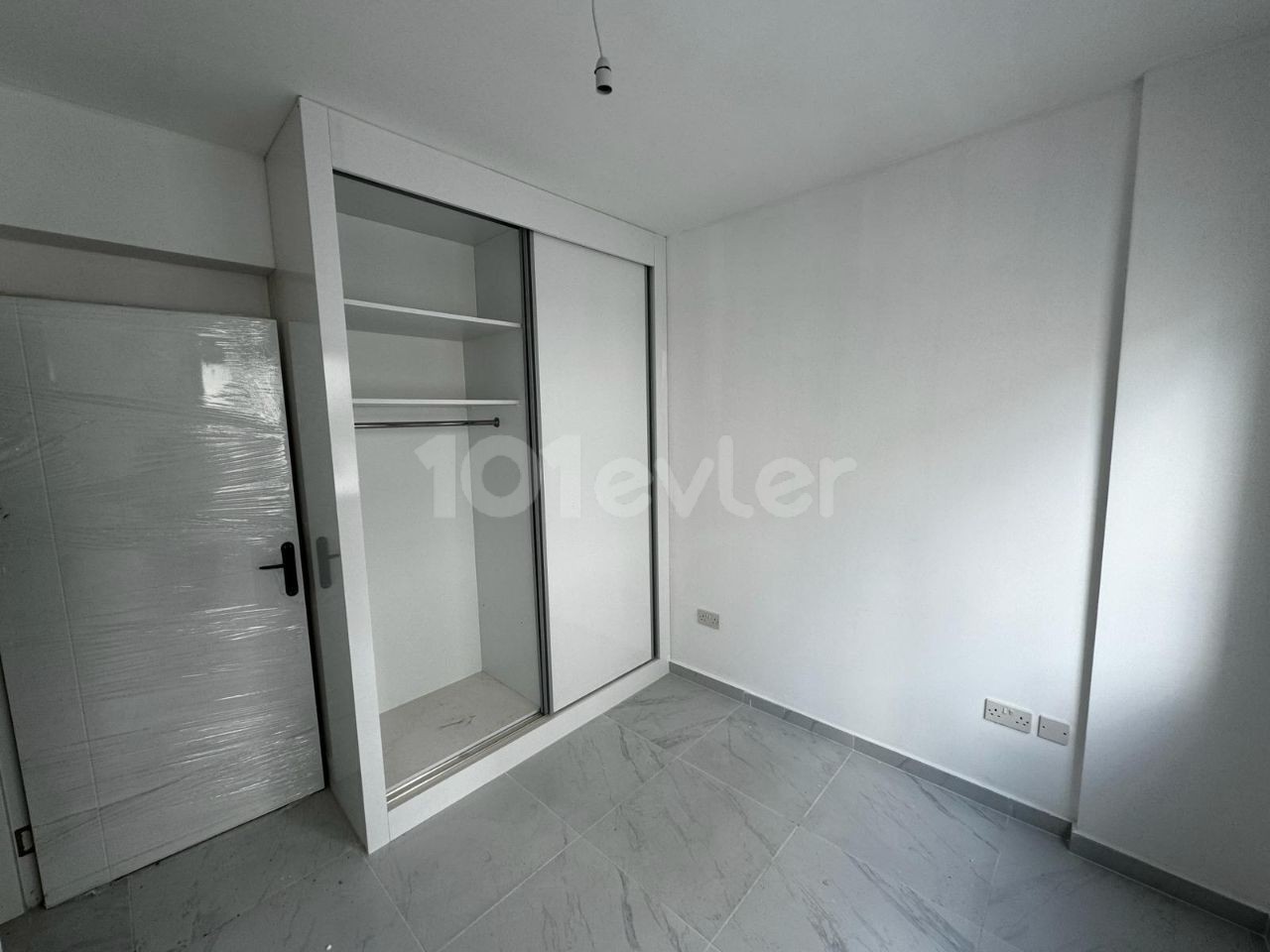 FURNISHED 3+1 FLAT FOR RENT IN KYRENIA CENTER!!