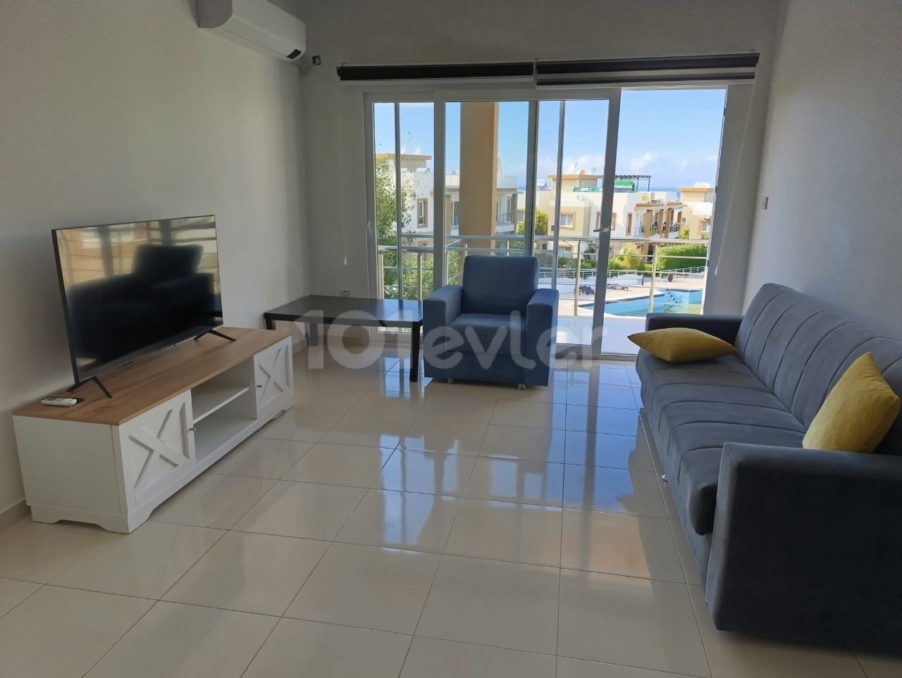 Flat To Rent in Alsancak, Kyrenia