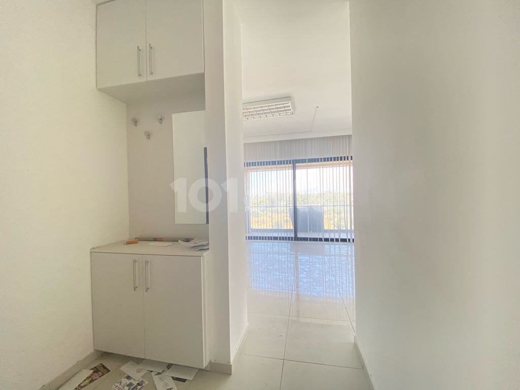 GİRNENİN EN GÖZDE YERİNDE 2+1 LÜX SATILIK DAİRE