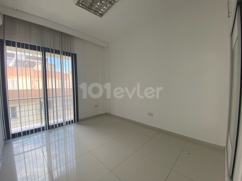 GİRNENİN EN GÖZDE YERİNDE 2+1 LÜX SATILIK DAİRE