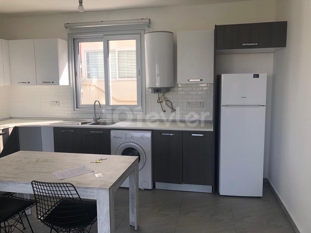 Girne Merkez de Full Eşyalı Kiralık 2+1 daire