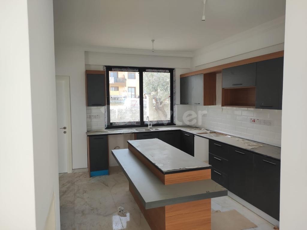 Alsancak Havuzlu Satılık 3+1 Villa