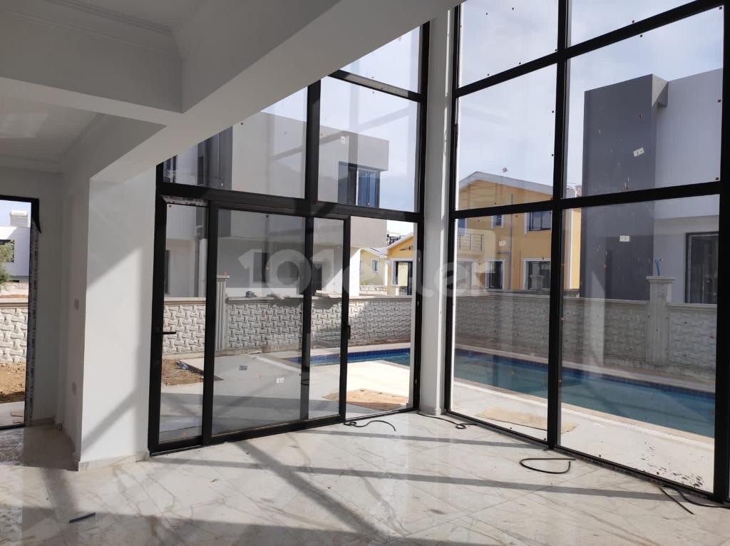 Alsancak Havuzlu Satılık 3+1 Villa