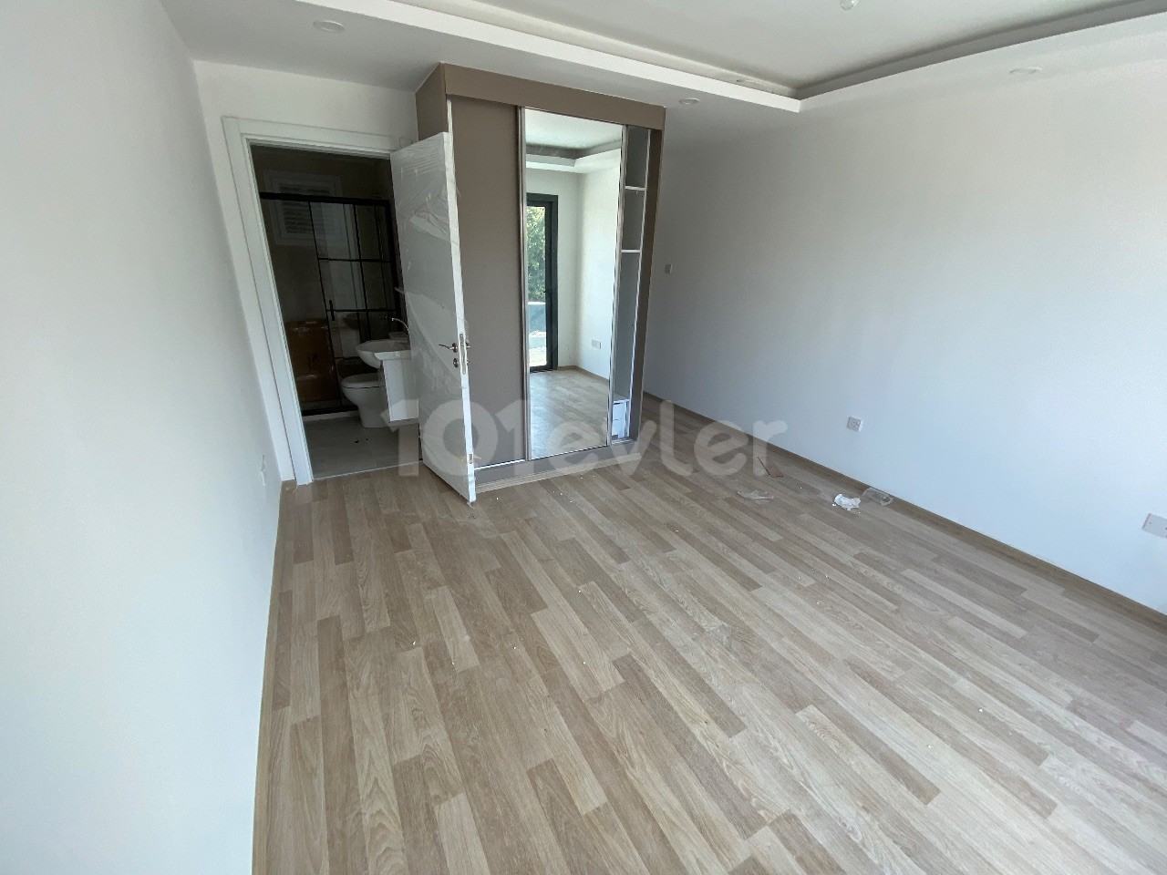 Flat For Sale in Alsancak, Kyrenia