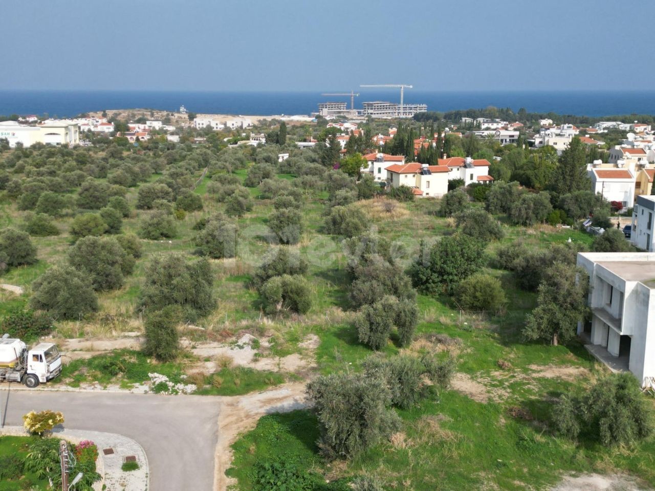 HERVORRAGENDES GRUNDSTÜCK / INVESTITIONSGEBIET MIT 17 VILLEN PROJEKT IN OZANKÖYDE, GİRNE