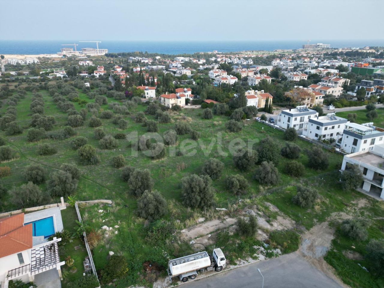 HERVORRAGENDES GRUNDSTÜCK / INVESTITIONSGEBIET MIT 17 VILLEN PROJEKT IN OZANKÖYDE, GİRNE