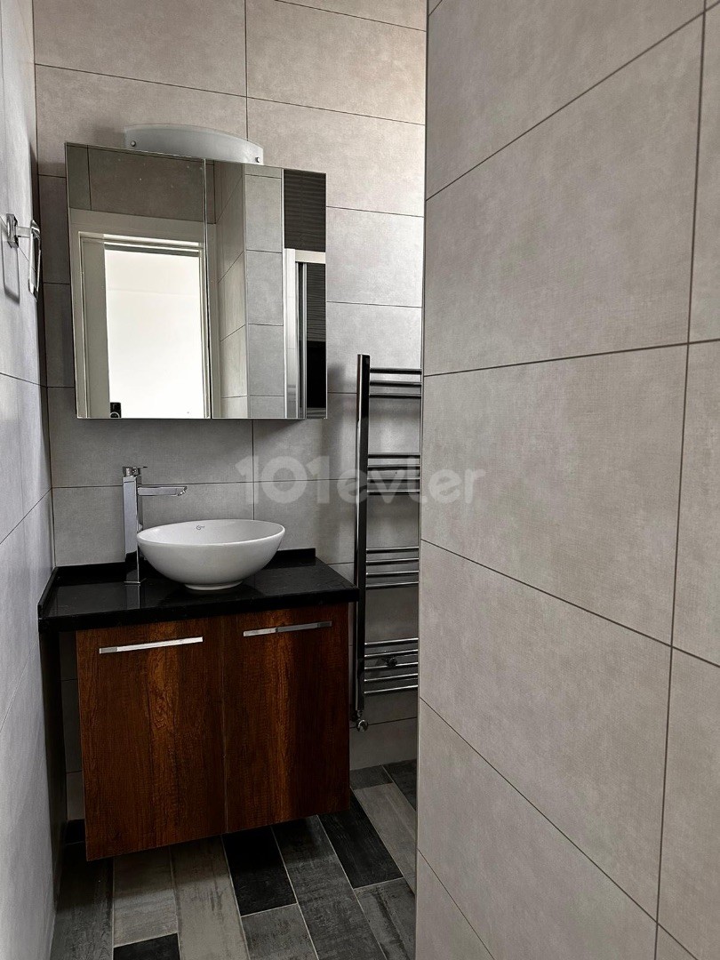 GİRNE  KARMİ’de  muhteşem manzaralı 4 + 1 Ensuite Satılık Villa