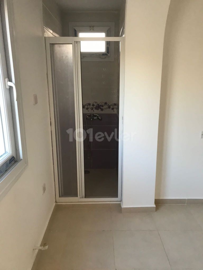 GİRNE BOĞAZDA TÜRK KOÇANLI  3+1 SATILIK DAİRE